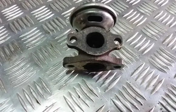 Audi A4 S4 B5 8D EGR valve 028131501E