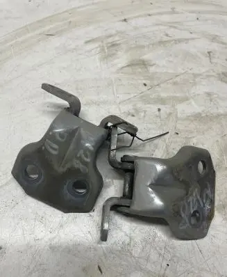 Subaru Forester SH Front door upper hinge