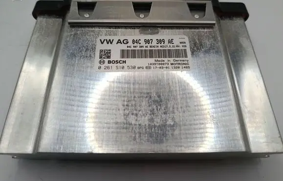 Volkswagen Golf VII Engine control unit/module 04C907309AE 0261S10530