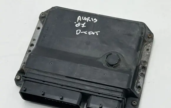 Toyota Auris 150 Engine control unit/module 8966102D71 MB1758009570