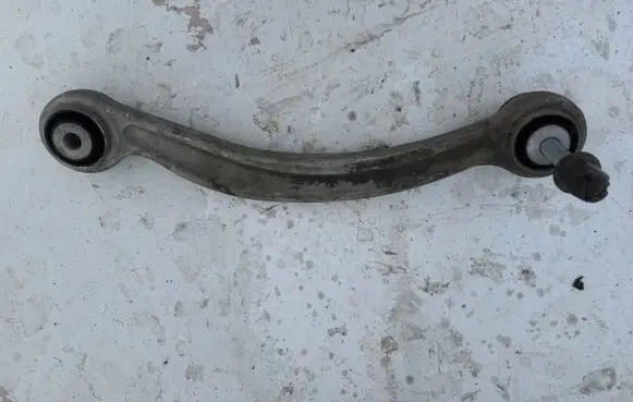 Mercedes-Benz C W204 Rear upper control arm/wishbone A20409fi2
