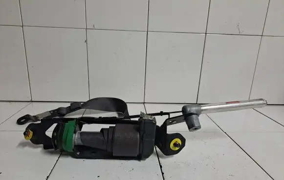 Volvo S80 Front seatbelt 39966466