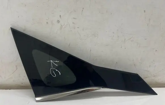 Nissan Qashqai J12 Rear side window