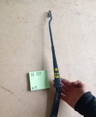 Volkswagen Golf IV Front wiper blade arm 1J1955409 3554033