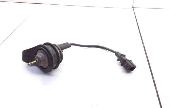 Volvo S70 V70 V70 XC Valve vacuum 1271890