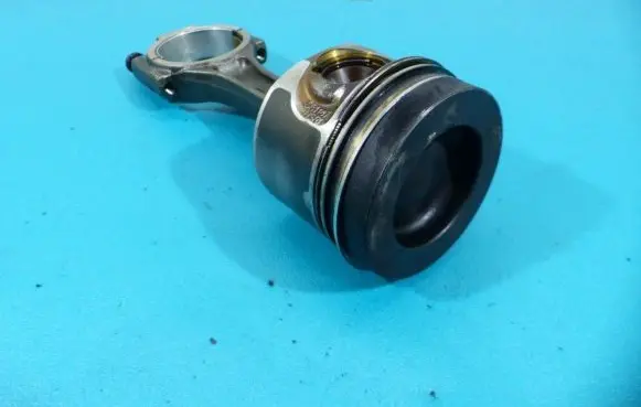 Piston