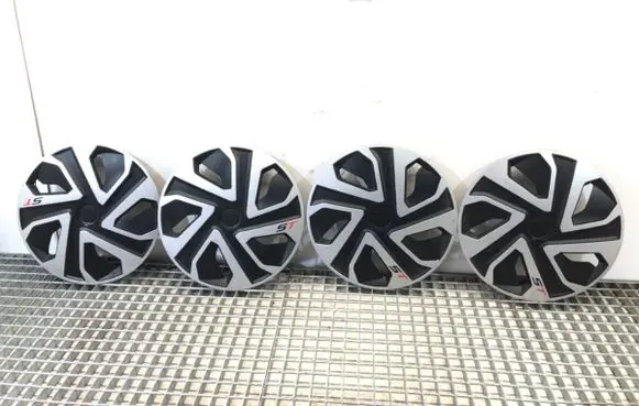 Nissan Micra K14 R13 wheel hub/cap/trim 