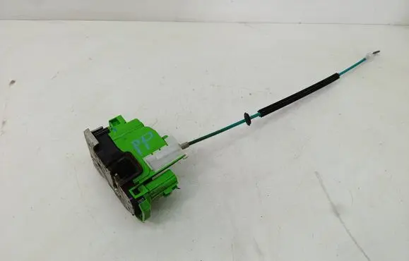 Alfa Romeo Giulietta Front door lock 