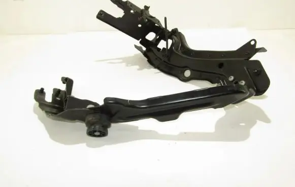 Mercedes-Benz E W211 Headlight/headlamp mounting bracket