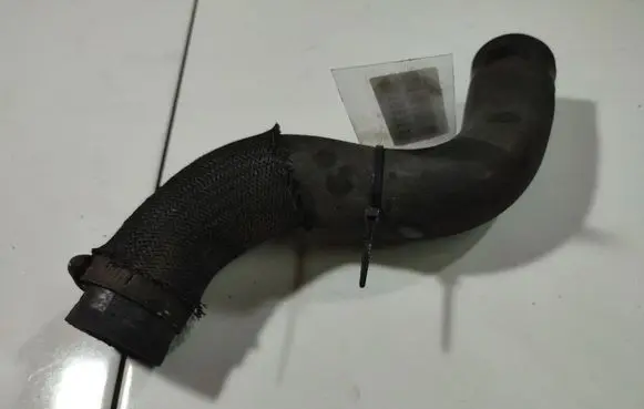 Toyota Auris 150 Engine coolant pipe/hose