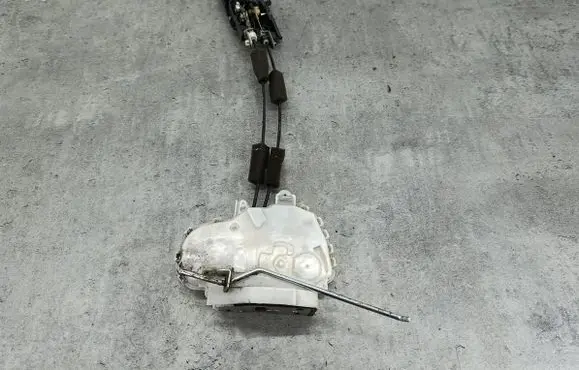 Honda CR-V Rear door lock 72651SWAJ1