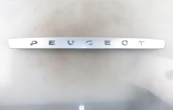 Peugeot 308 Trunk door license plate light bar 96806028