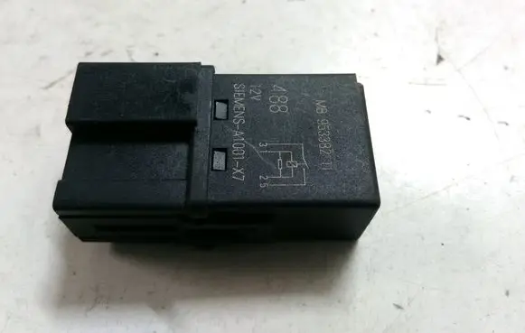 Mitsubishi Carisma Other relay MB953382
