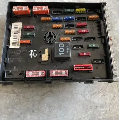 Volkswagen PASSAT B6 Fuse module 3C0937125 63592777
