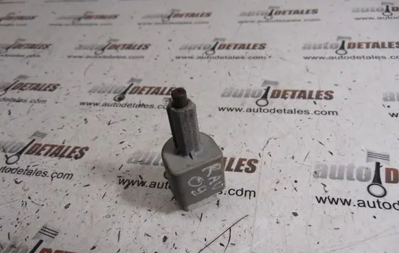Toyota RAV 4 (XA30) Brake pedal sensor switch