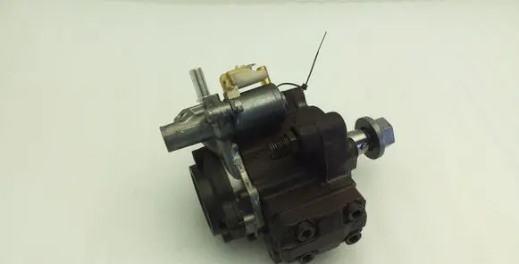 Citroen DS4 Fuel injection high pressure pump 9672605380 A2C53381555