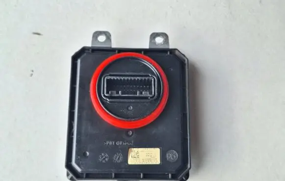 Hyundai i30 LED ballast control module 0492191000