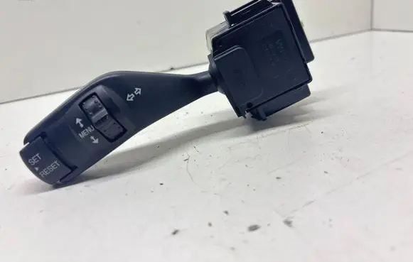 Ford Focus Wiper control stalk 17D9402