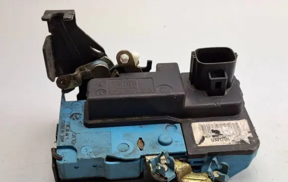 Volvo S80 Front door lock 9141701