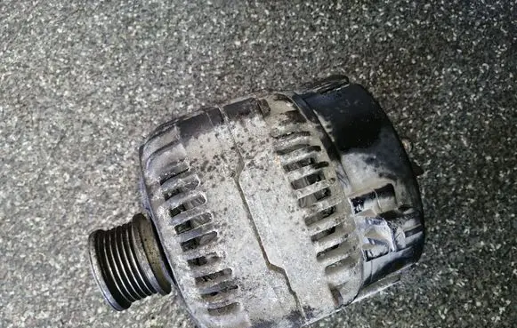 Volkswagen Sharan Generator/alternator 0123515020 028903026G