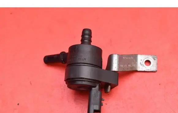 Citroen C3 Picasso Vacuum valve V754196180