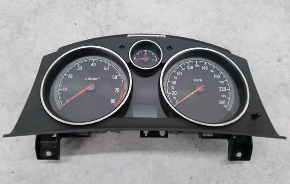 Opel Zafira B Speedometer (instrument cluster) 13216682
