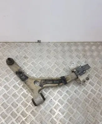 Infiniti Q30 Front lower control arm/wishbone