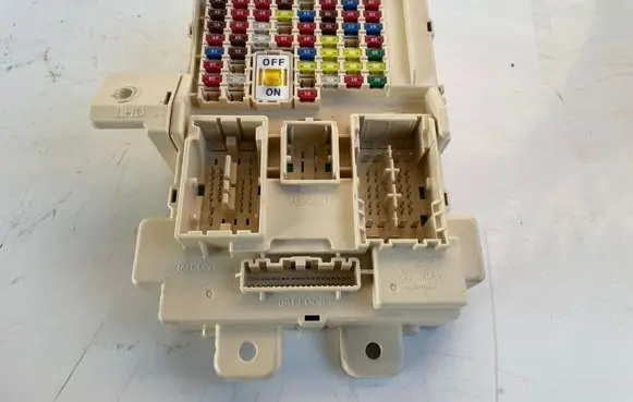 KIA Sportage Fuse module 91950D9540