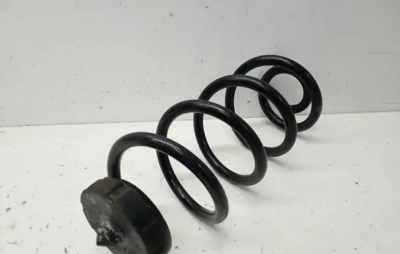 Porsche Macan (95B) Rear coil spring