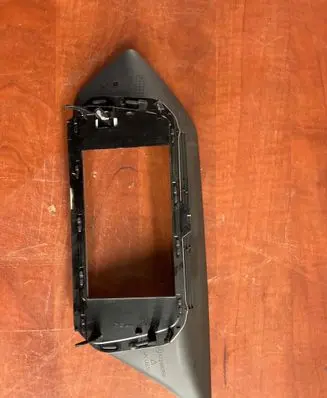 Mercedes-Benz E W212 Radio/GPS head unit trim A2126802036