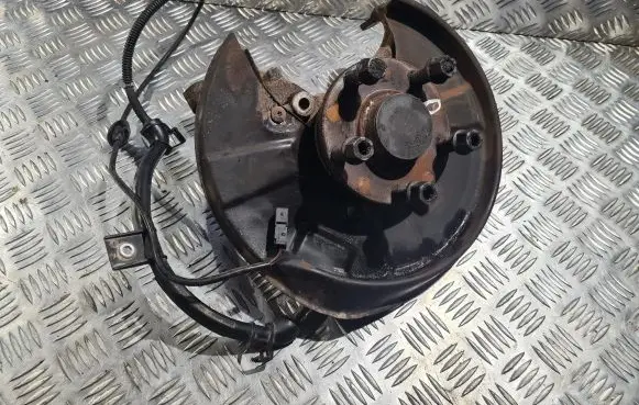 Audi A4 S4 B6 8E 8H Rear wheel hub