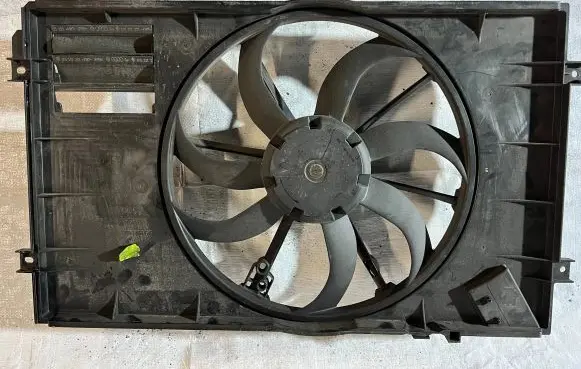 Volkswagen Golf V Fan set 1K0959455EF 1K0121203AG 7726030401