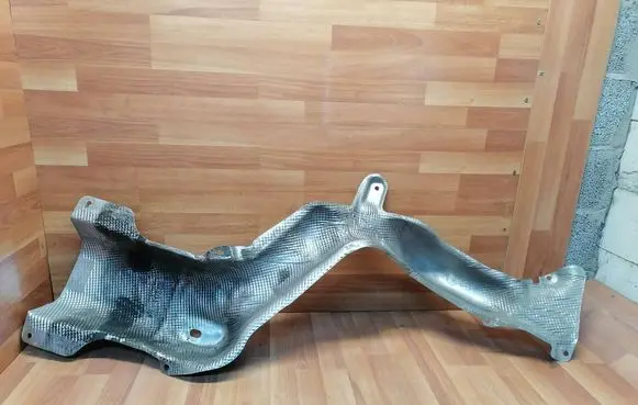 Renault Espace V (RFC) Exhaust heat shield 747612335R