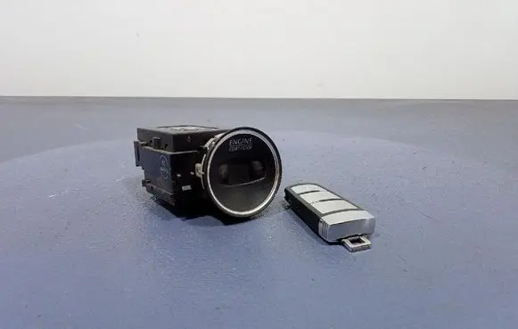 Volkswagen PASSAT B5.5 Ignition lock 3C0905843M