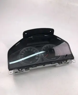 Volvo V70 Speedometer (instrument cluster) 31270899AA