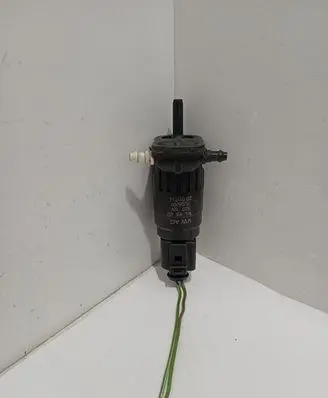 Volkswagen Golf VI Windscreen/windshield washer pump 1K6955651