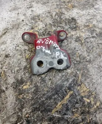 Toyota Avensis T250 Front door lower hinge 