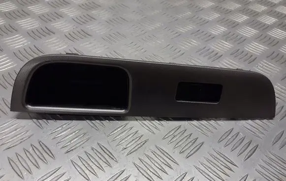 Nissan Tiida C11 Quarter vent window switch 