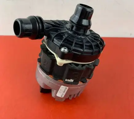 Mercedes-Benz GLE W167 Water pump A0005006500