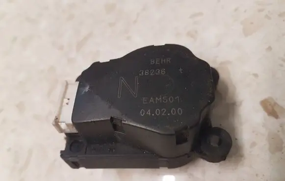 Citroen Xsara Picasso Air flap motor/actuator 38236