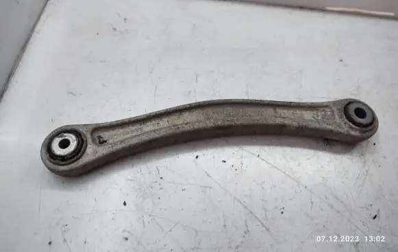 Rear control arm