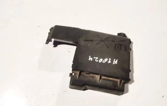Opel Insignia A Fuse box cover 525230582