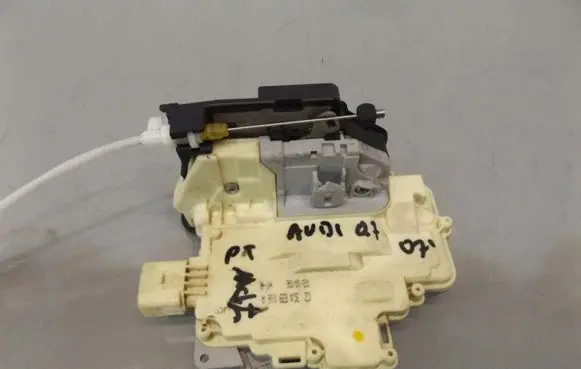 Audi Q7 4L Rear door lock