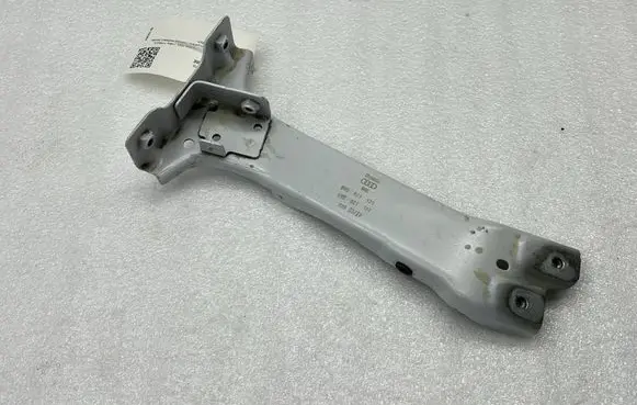 Audi A3 8Y Fender mounting bracket 8Y0821137 8Y0821131 8Y0821433