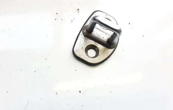 Skoda Octavia Mk2 (1Z) Front door lock loop/hook striker 6y0837033c