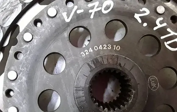 Volvo V70 Clutch pressure plate 324042310