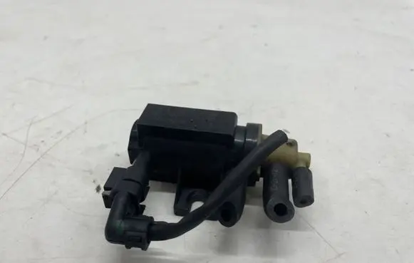 Mercedes-Benz E C207 W207 Turbo solenoid valve A0091533128