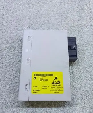 BMW 5 E60 E61 Central console control unit 9138969