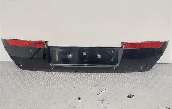 BMW 7 E65 E66 Tailgate trim 8223241