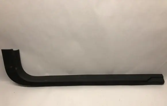 Chevrolet Camaro Front sill trim cover 84078876